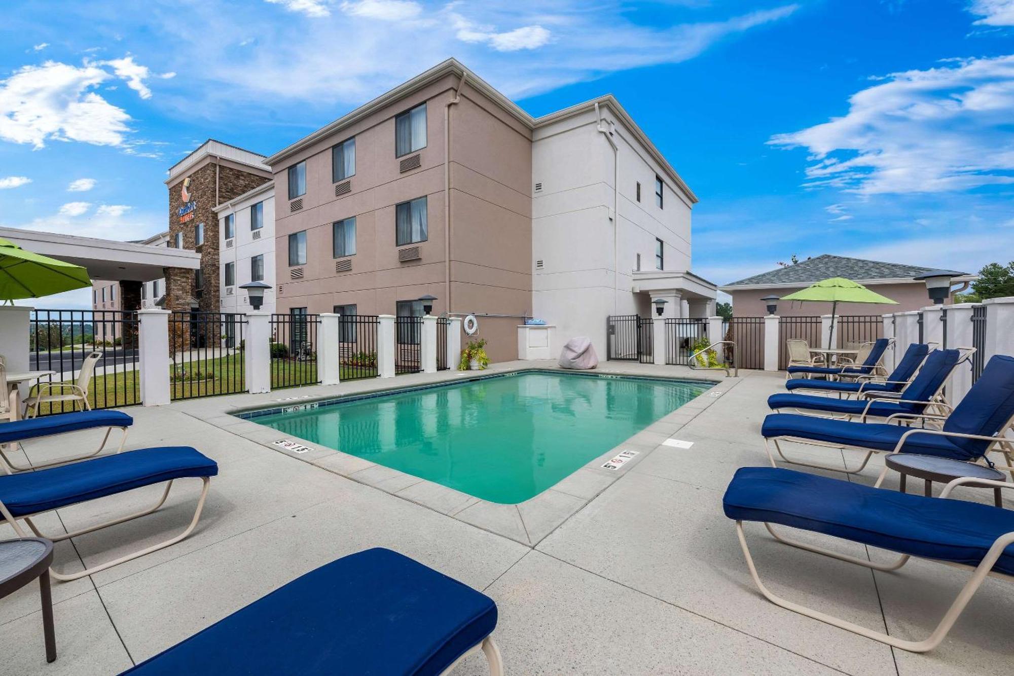 Comfort Suites Cullman I-65 Exit 310 Екстериор снимка