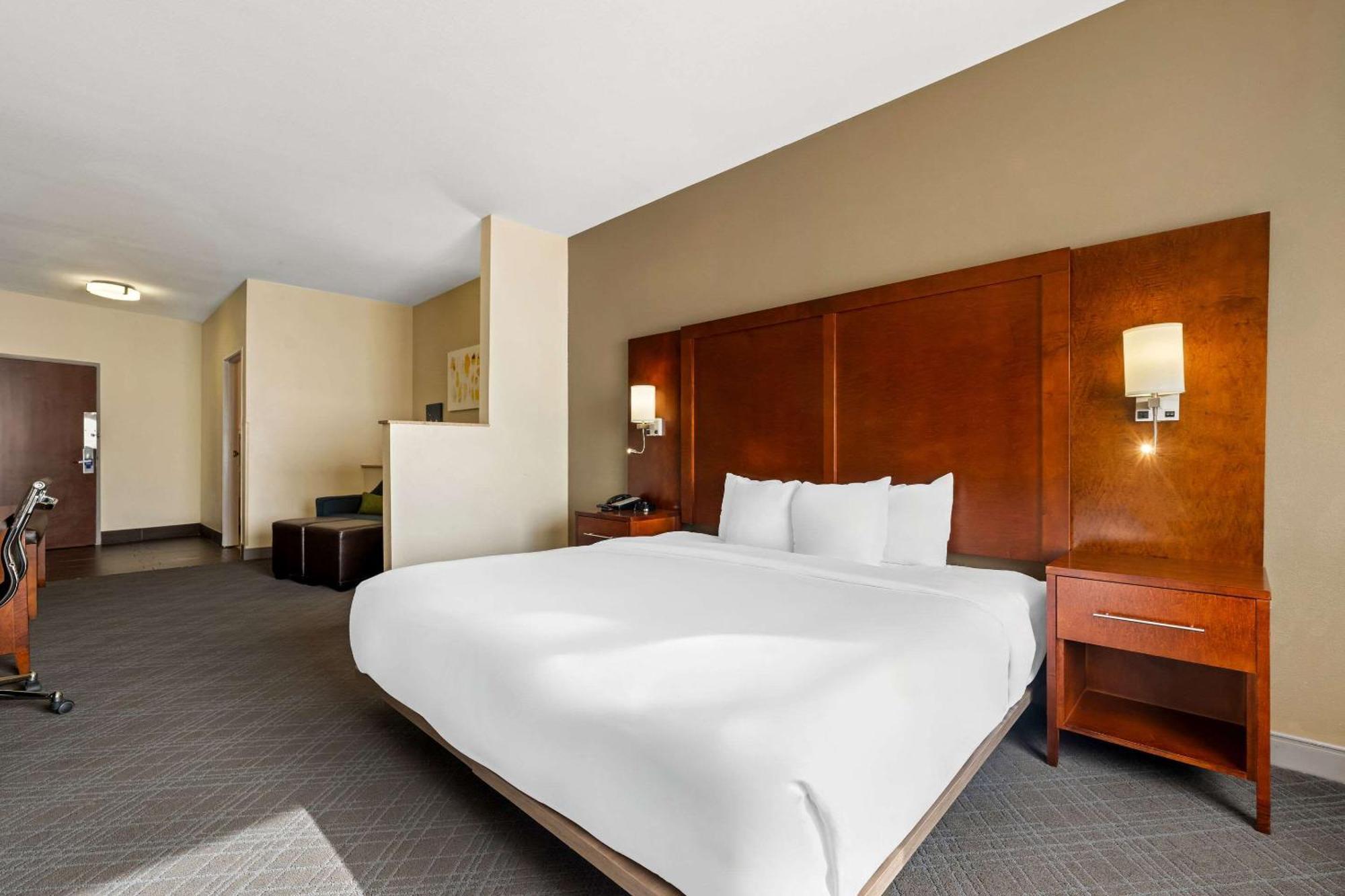 Comfort Suites Cullman I-65 Exit 310 Екстериор снимка