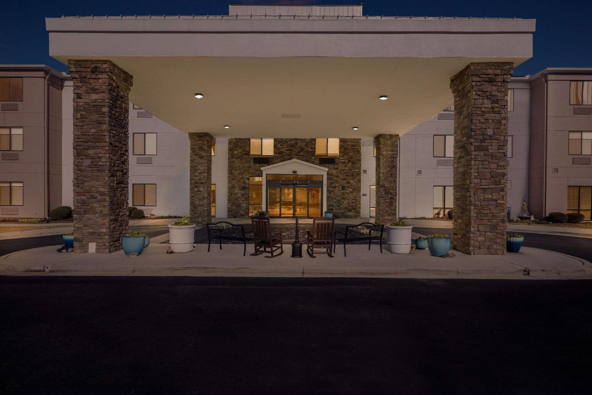 Comfort Suites Cullman I-65 Exit 310 Екстериор снимка